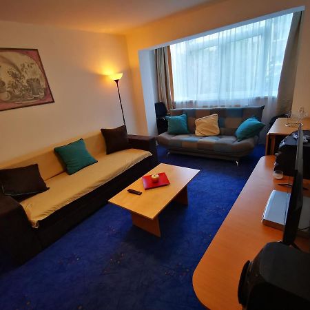 Apartament Langa Castan Apartment อาซูกา ภายนอก รูปภาพ