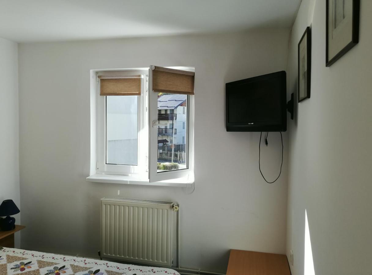 Apartament Langa Castan Apartment อาซูกา ภายนอก รูปภาพ